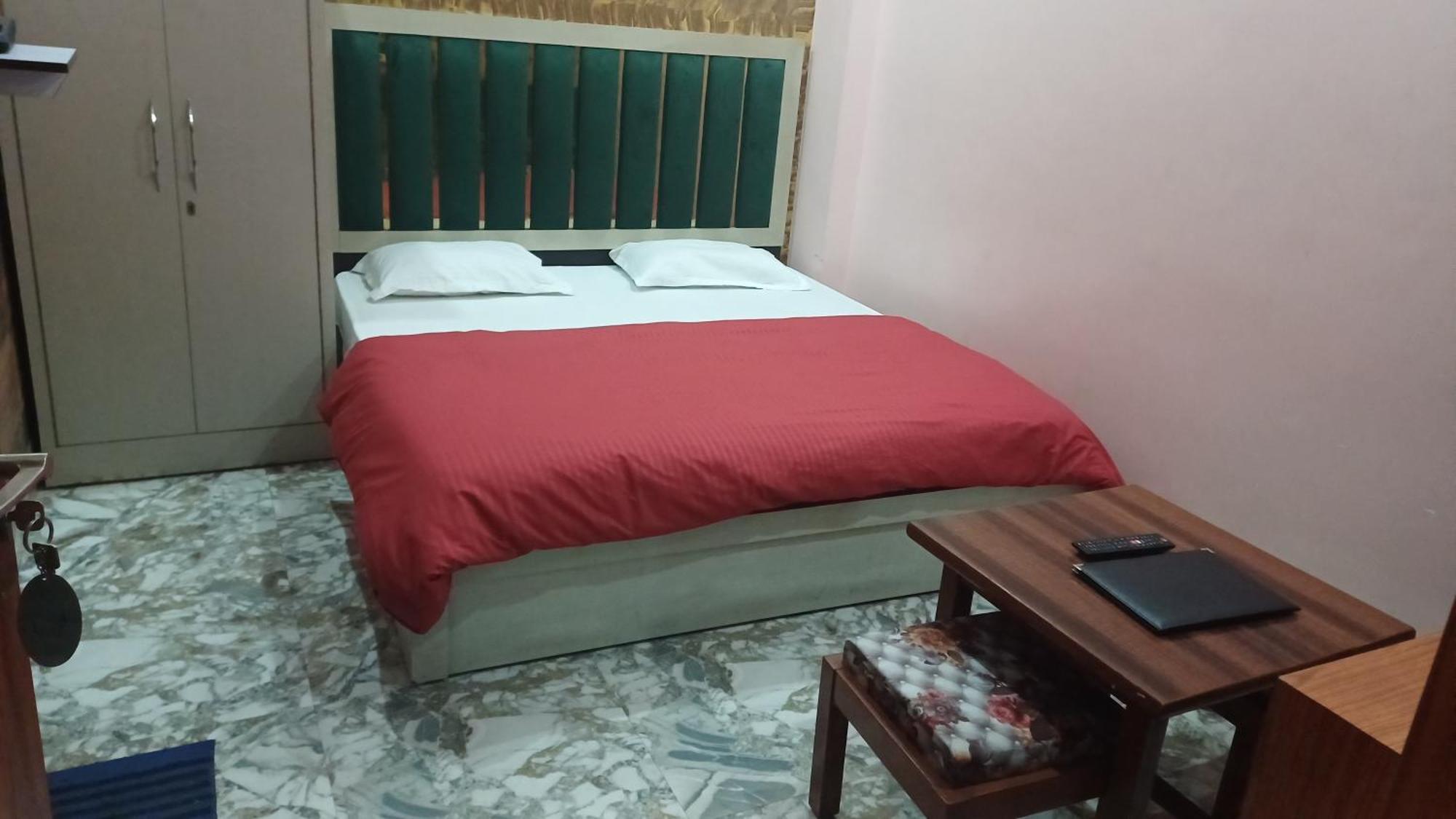 Paradise Home Stay Rāni Pokhri Eksteriør billede
